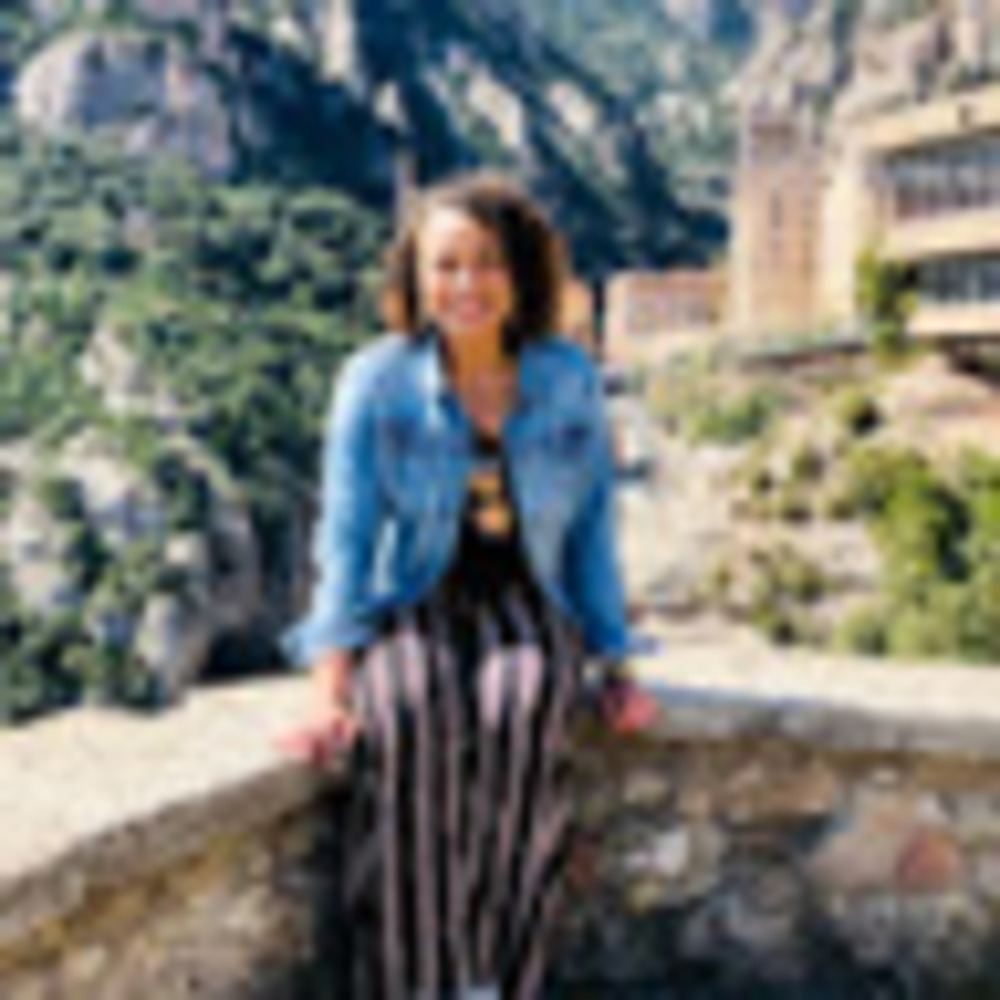 Meet your Posher, Olivia